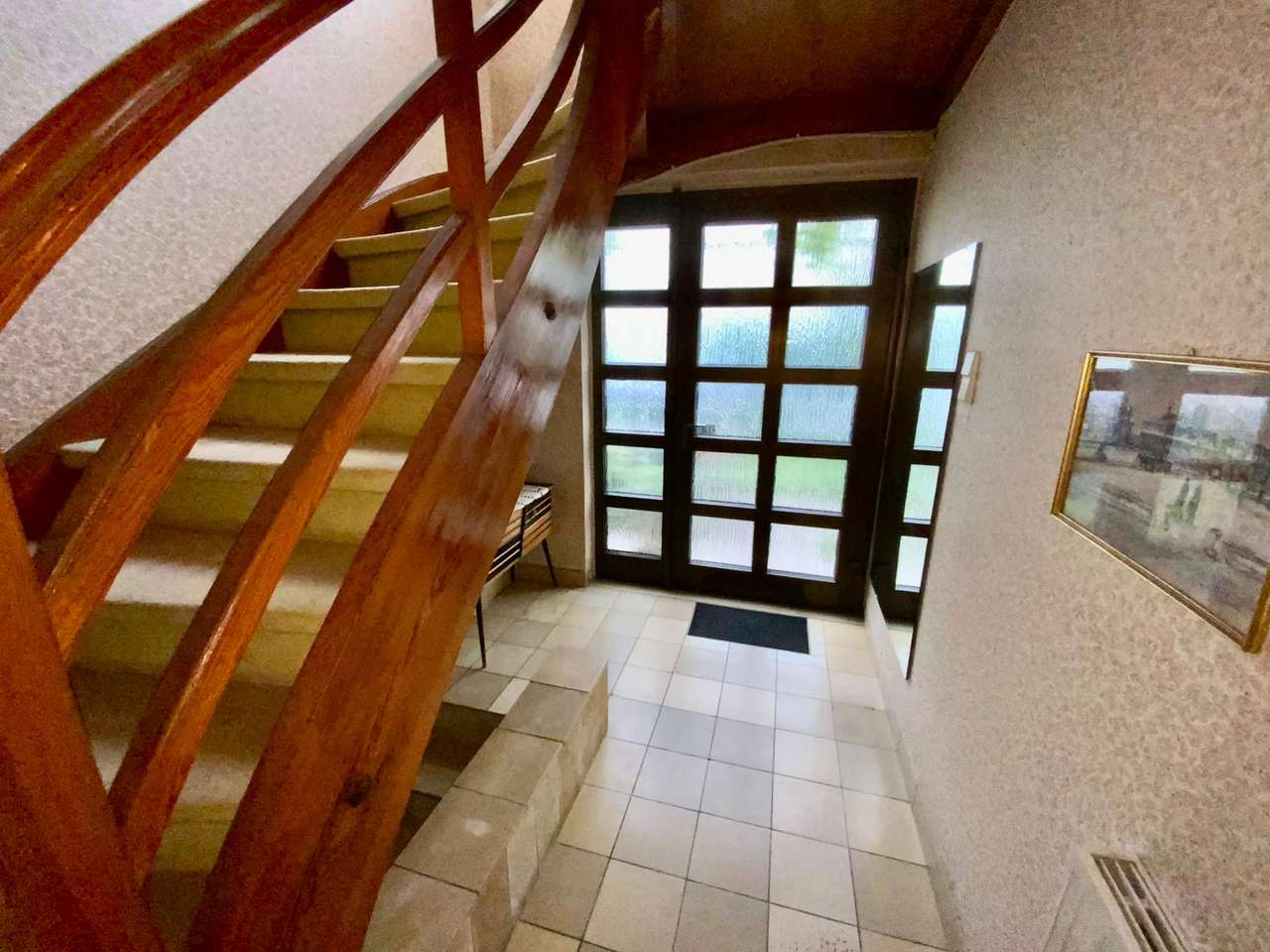 Vielseitiges 1-2-Familiehaus mit schönem Garten und großer Garage