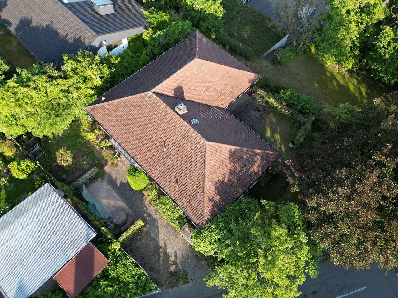 Herrlicher Bungalow mit Doppelgarage und einem sonnigen Grundstück in bester Lage von Baiertal