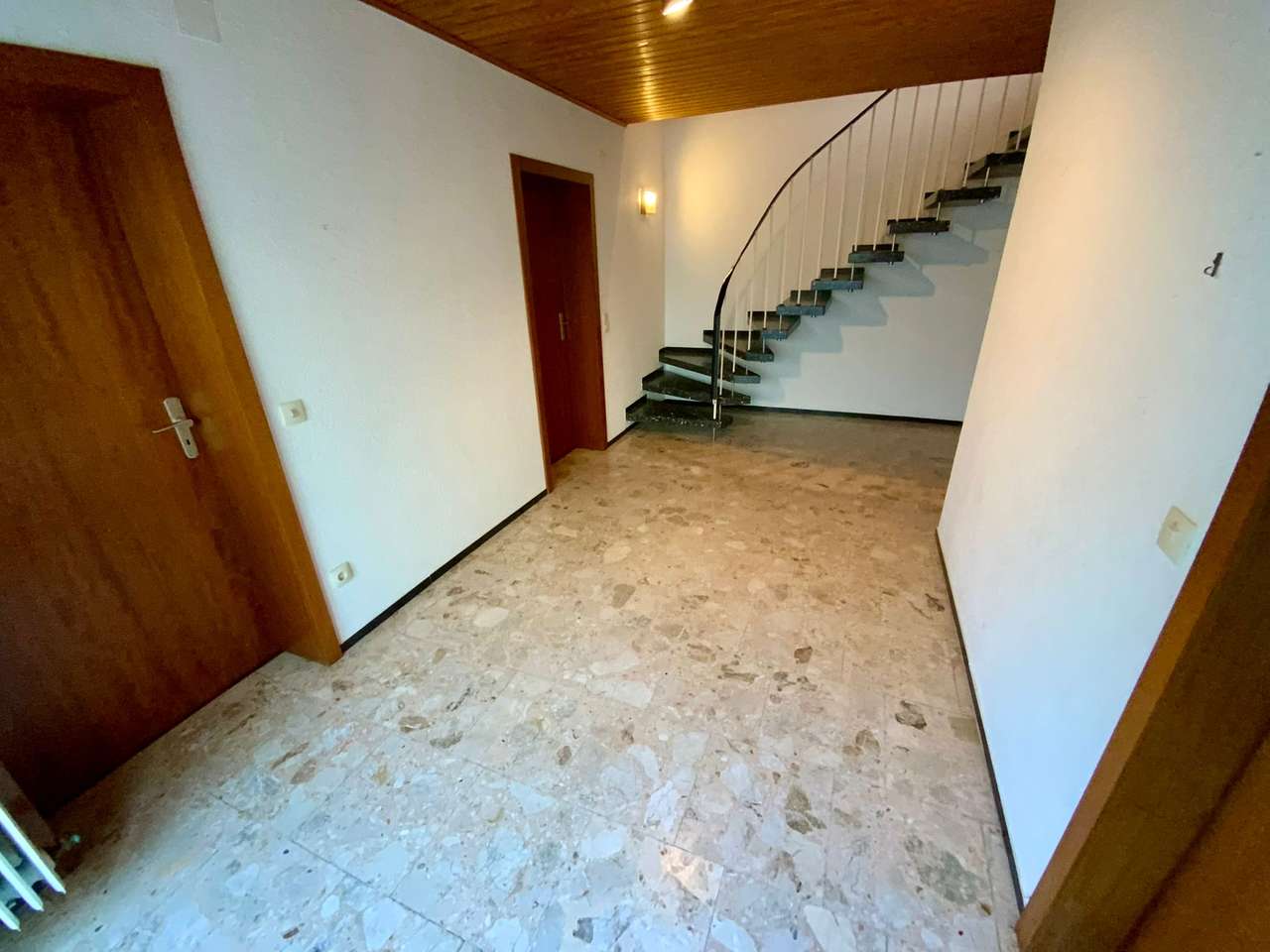 Herrlicher Bungalow mit Doppelgarage und einem sonnigen Grundstück in bester Lage von Baiertal