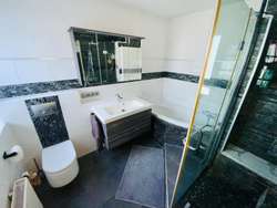 Badezimmer DG