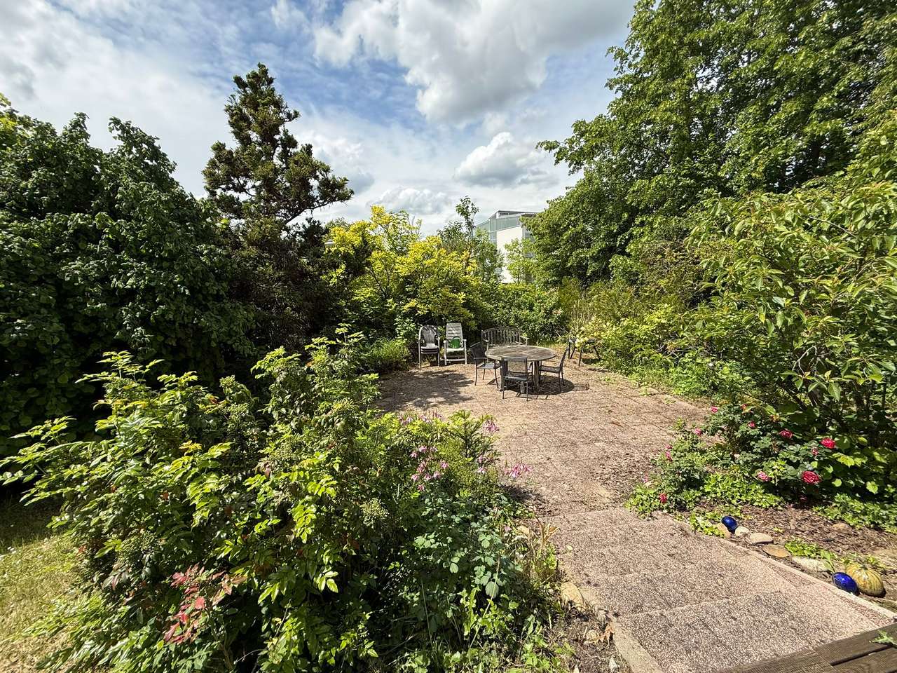 Garten mit Grillplatz Garten mit Grillplatz