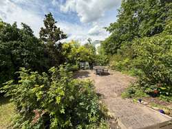 Garten mit Grillplatz Garten mit Grillplatz