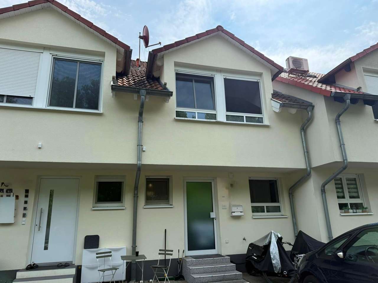 Schönes Reihenmittelhaus mit kleinem Garten und großem Hobbyraum in guter Lage von Frauenweiler 