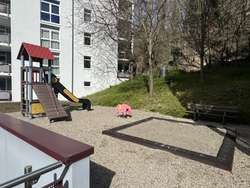 Hauseigener Spielplatz Hauseigener Spielplatz