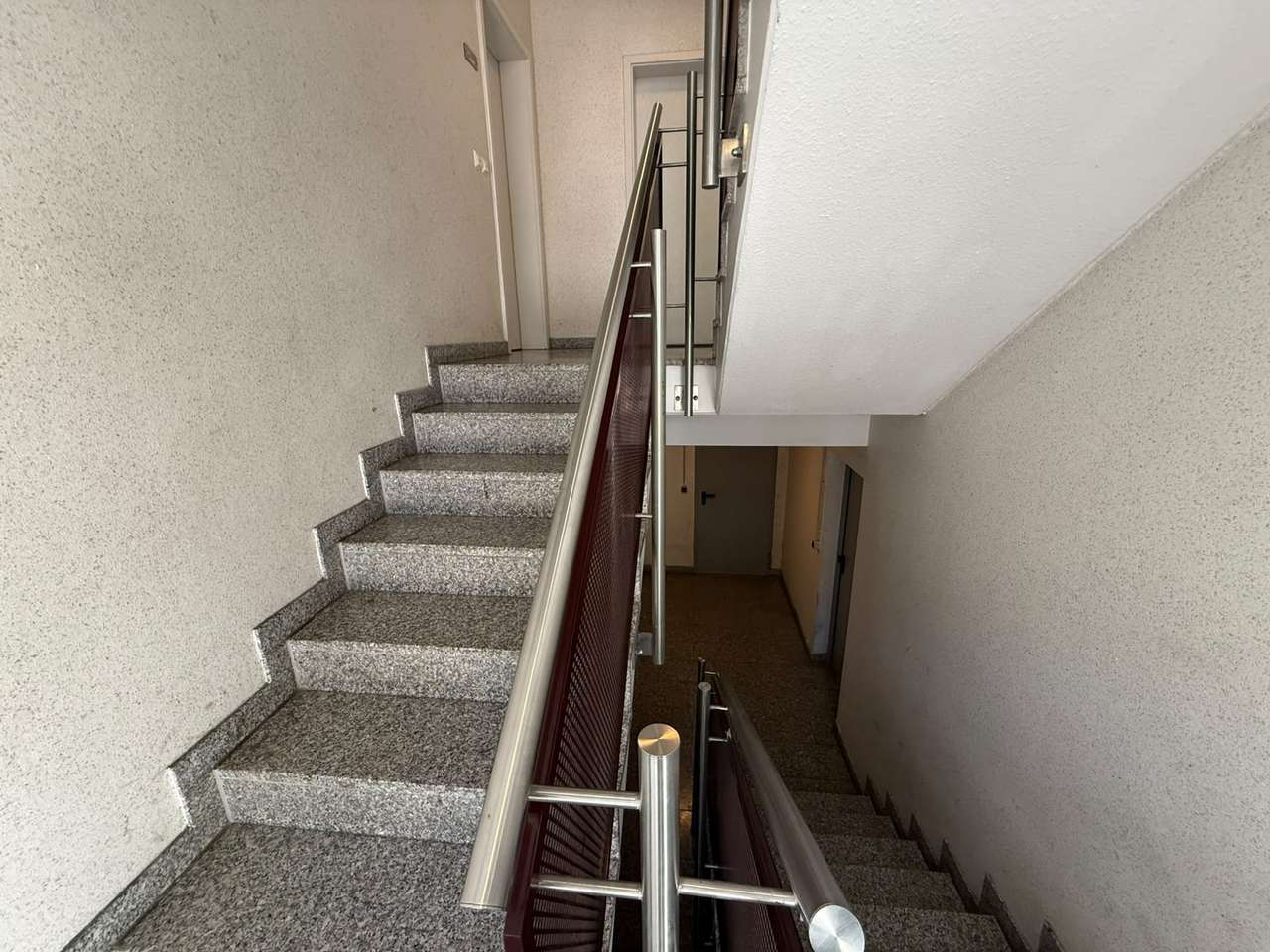 Treppenaufgang zur Wohnung Treppenaufgang zur Wohnung